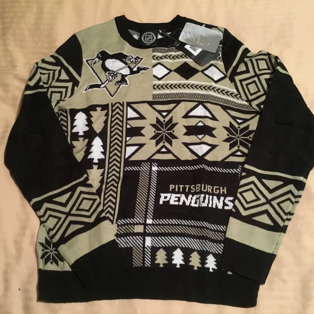 Pittsburgh Penguins Sweater NWT Size Small